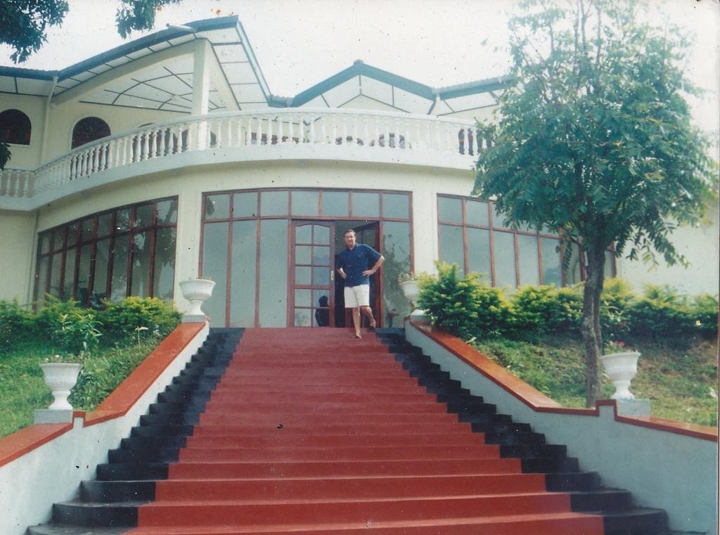Royal Mount Hotel キャンディー エクステリア 写真